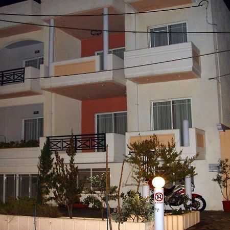 Doreen Suites Kalamaki Екстериор снимка