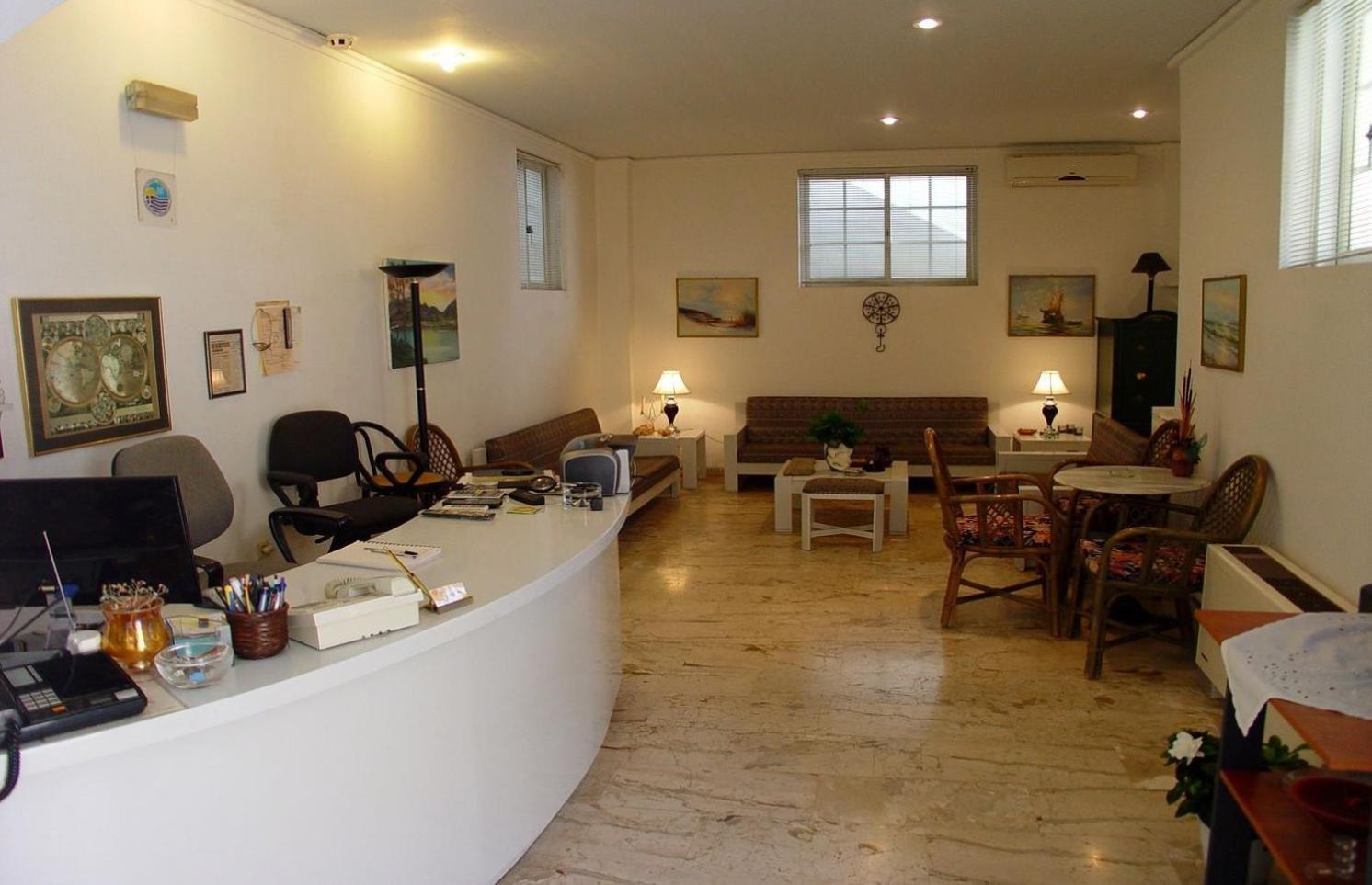 Doreen Suites Kalamaki Екстериор снимка