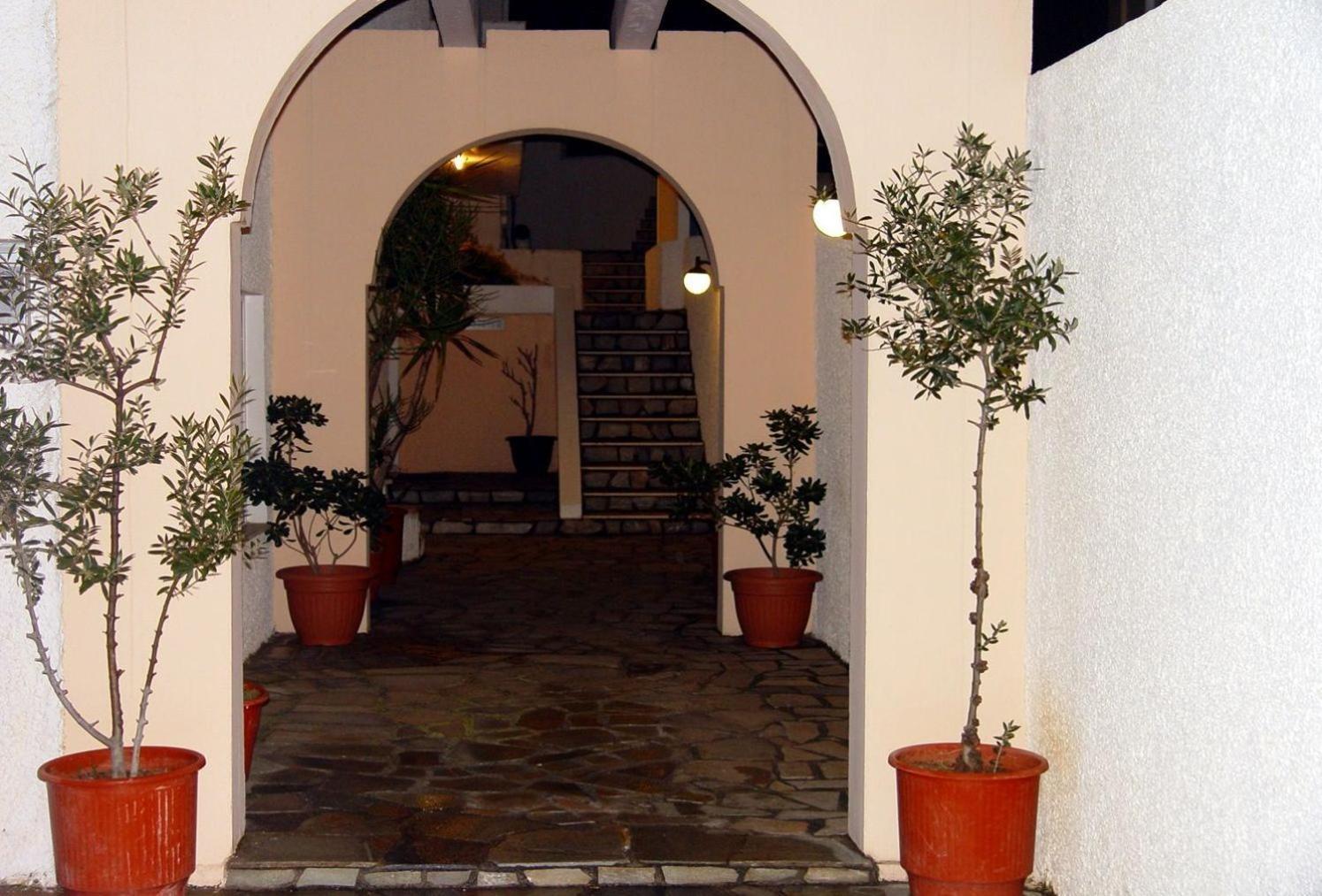 Doreen Suites Kalamaki Екстериор снимка