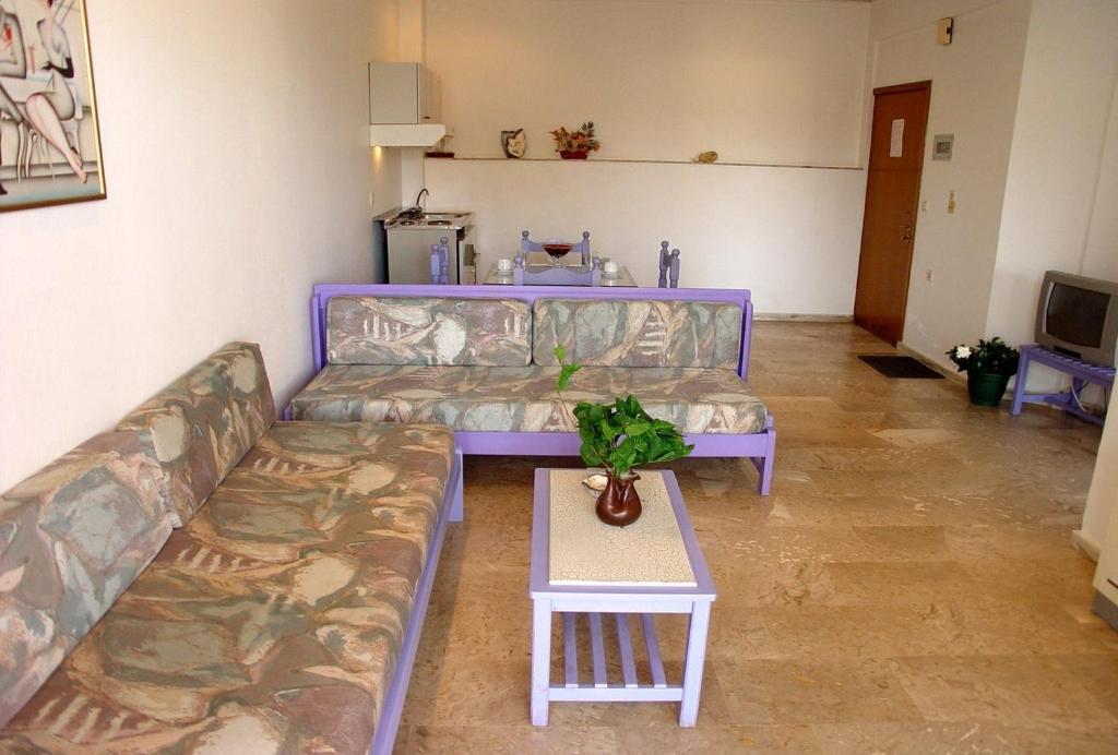 Doreen Suites Kalamaki Стая снимка