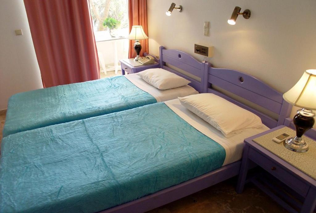 Doreen Suites Kalamaki Стая снимка