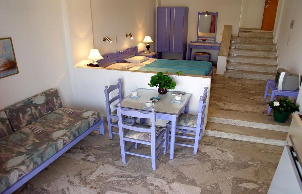 Doreen Suites Kalamaki Стая снимка